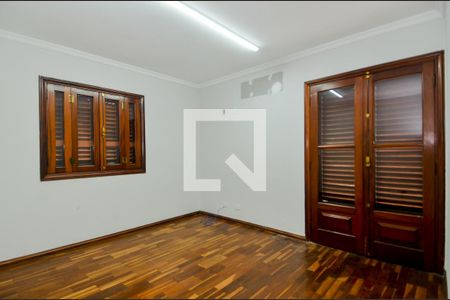 Casa à venda com 300m², 4 quartos e 7 vagasQuarto 4 - Suíte