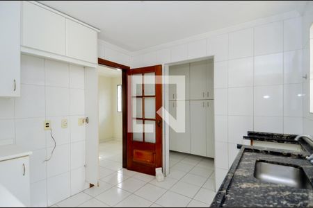 Casa à venda com 300m², 4 quartos e 7 vagasCozinha