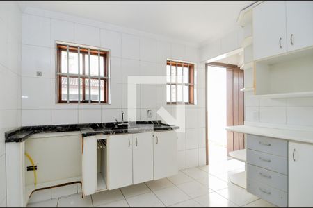 Casa à venda com 300m², 4 quartos e 7 vagasCozinha