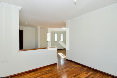 Casa à venda com 300m², 4 quartos e 7 vagasSala