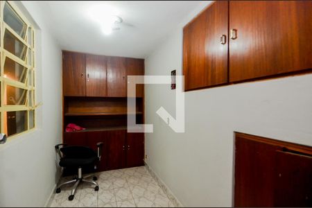 Casa à venda com 300m², 4 quartos e 7 vagasEscritório