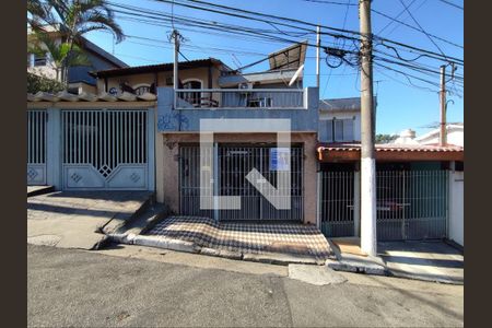 Casa à venda com 140m², 3 quartos e 1 vaga Casa à venda com 140m², 3 quartos e 1 vagaFachada