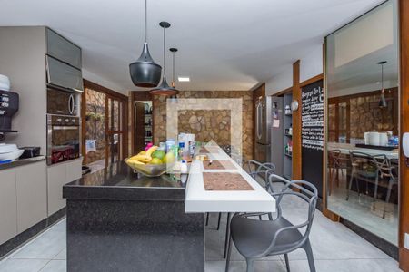 Casa à venda com 450m², 5 quartos e 3 vagasCozinha