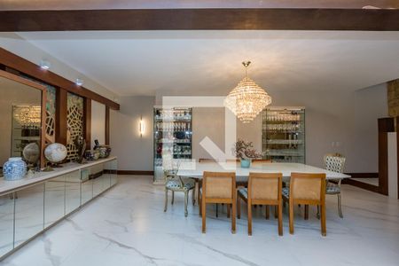 Casa à venda com 450m², 5 quartos e 3 vagasSala 2