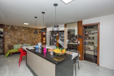 Casa à venda com 450m², 5 quartos e 3 vagasCozinha