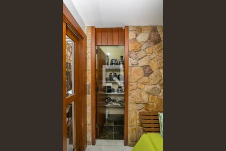 Casa à venda com 450m², 5 quartos e 3 vagasDespensas