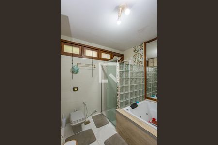 Casa à venda com 450m², 5 quartos e 3 vagasBanheiro da Suíte 1