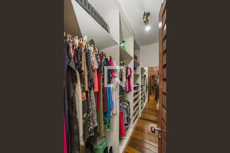 Casa à venda com 450m², 5 quartos e 3 vagasCloset da suíte 1