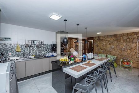 Casa à venda com 450m², 5 quartos e 3 vagasCozinha