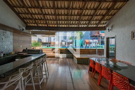 Casa à venda com 450m², 5 quartos e 3 vagasVaranda gourmet