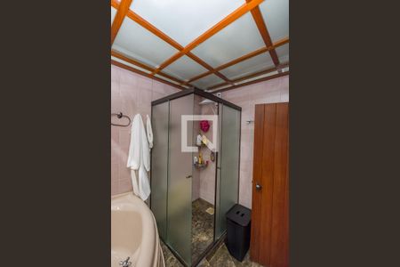 Casa à venda com 450m², 5 quartos e 3 vagasBanheiro da Suíte 2