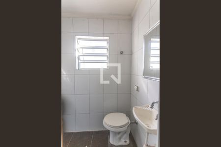 Casa à venda com 180m², 3 quartos e 2 vagas Casa à venda com 180m², 3 quartos e 2 vagasBanheiro - edícula