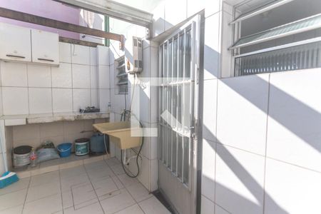 Casa à venda com 180m², 3 quartos e 2 vagas Casa à venda com 180m², 3 quartos e 2 vagasÁrea de serviço - edícula