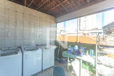 Casa à venda com 180m², 3 quartos e 2 vagas Casa à venda com 180m², 3 quartos e 2 vagasÁrea de serviço