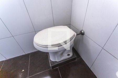 Casa à venda com 180m², 3 quartos e 2 vagas Casa à venda com 180m², 3 quartos e 2 vagasBanheiro - edícula