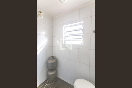 Casa à venda com 180m², 3 quartos e 2 vagas Casa à venda com 180m², 3 quartos e 2 vagasBanheiro - edícula