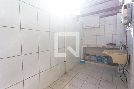 Casa à venda com 180m², 3 quartos e 2 vagas Casa à venda com 180m², 3 quartos e 2 vagasÁrea de serviço - edícula