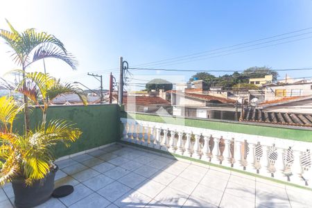 Casa à venda com 180m², 3 quartos e 2 vagas Casa à venda com 180m², 3 quartos e 2 vagasVaranda quarto 3