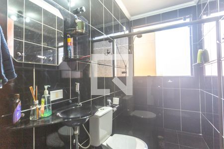 Casa à venda com 180m², 3 quartos e 2 vagas Casa à venda com 180m², 3 quartos e 2 vagasBanheiro social