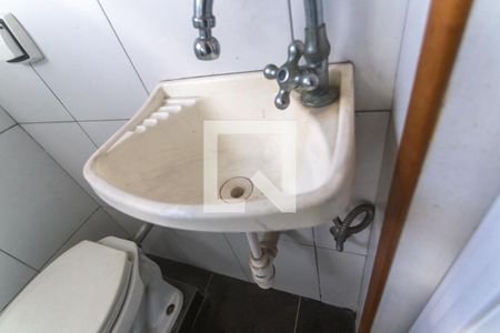 Casa à venda com 180m², 3 quartos e 2 vagas Casa à venda com 180m², 3 quartos e 2 vagasBanheiro - edícula