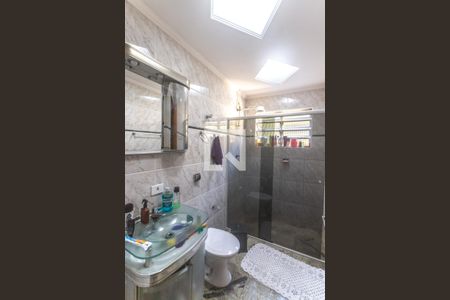 Casa à venda com 180m², 3 quartos e 2 vagas Casa à venda com 180m², 3 quartos e 2 vagasBanheiro social