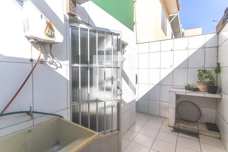 Casa à venda com 180m², 3 quartos e 2 vagas Casa à venda com 180m², 3 quartos e 2 vagasÁrea de serviço - edícula
