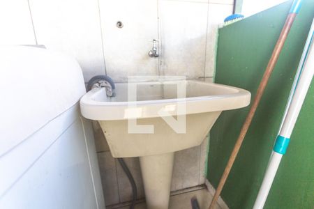 Casa à venda com 180m², 3 quartos e 2 vagas Casa à venda com 180m², 3 quartos e 2 vagasÁrea de serviço