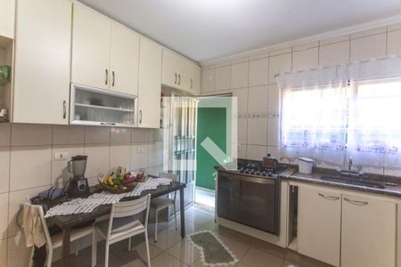 Casa à venda com 180m², 3 quartos e 2 vagas Casa à venda com 180m², 3 quartos e 2 vagasCozinha