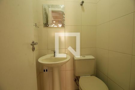 Casa de condomínio à venda com 108m², 3 quartos e 2 vagasBanheiro