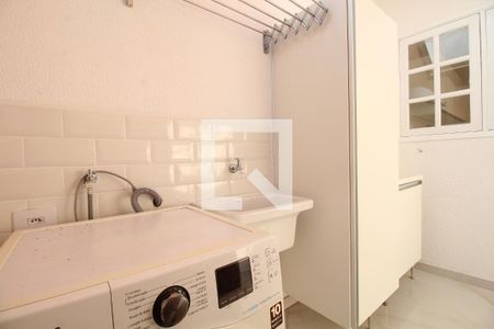 Casa de condomínio à venda com 108m², 3 quartos e 2 vagasLavanderia