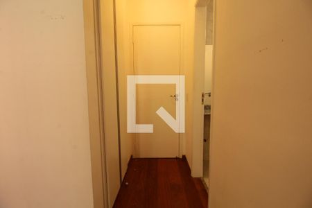 Casa de condomínio à venda com 108m², 3 quartos e 2 vagasBanheiro