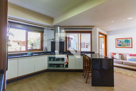 Casa à venda com 300m², 3 quartos e 3 vagas Casa à venda com 300m², 3 quartos e 3 vagasCozinha