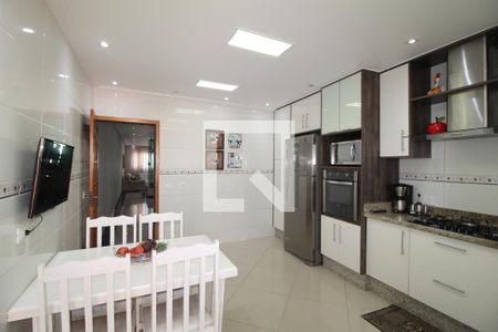 Casa à venda com 225m², 3 quartos e 6 vagasCozinha