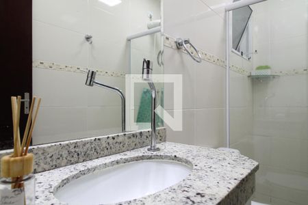 Casa à venda com 225m², 3 quartos e 6 vagasBanheiro do Quarto 1 - suíte