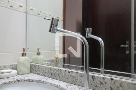 Casa à venda com 225m², 3 quartos e 6 vagasBanheiro do Quarto 1 - suíte