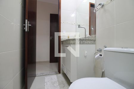 Casa à venda com 225m², 3 quartos e 6 vagasBanheiro do Quarto 1 - suíte