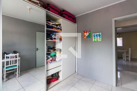 Casa à venda com 215m², 6 quartos e 4 vagas Casa à venda com 215m², 6 quartos e 4 vagasQuarto 5 casa 2