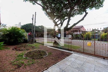 Casa à venda com 215m², 6 quartos e 4 vagas Casa à venda com 215m², 6 quartos e 4 vagasFachada da casa
