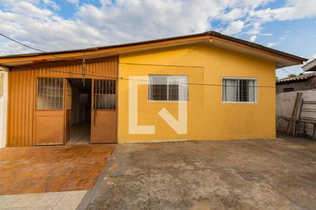 Casa à venda com 215m², 6 quartos e 4 vagas Casa à venda com 215m², 6 quartos e 4 vagasFachada da casa 2 fundos