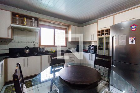 Casa à venda com 215m², 6 quartos e 4 vagas Casa à venda com 215m², 6 quartos e 4 vagasCozinha 1 casa 1