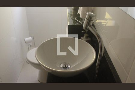 Casa à venda com 130m², 3 quartos e 4 vagasLavabo