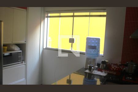 Casa à venda com 130m², 3 quartos e 4 vagasCozinha 