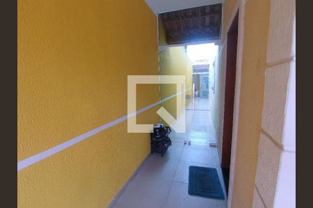 Casa à venda com 130m², 3 quartos e 4 vagasCorredor para área de Serviço 