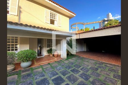 Casa à venda com 350m², 3 quartos e 3 vagasGaragem