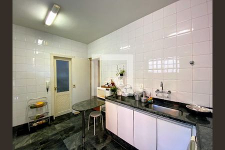 Casa à venda com 350m², 3 quartos e 3 vagasCozinha