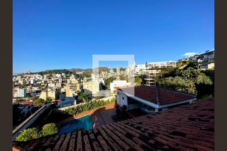 Casa à venda com 350m², 3 quartos e 3 vagasVista da Rua