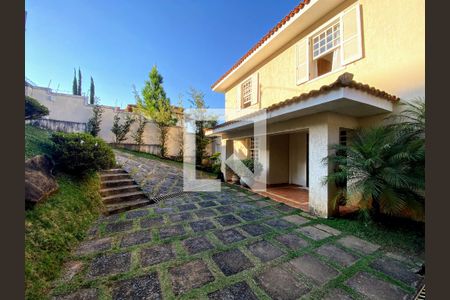 Casa à venda com 350m², 3 quartos e 3 vagasEntrada