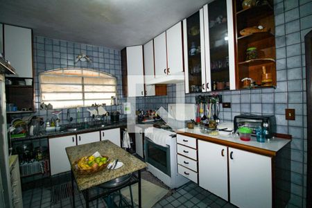 Casa à venda com 600m², 5 quartos e 5 vagas Casa à venda com 600m², 5 quartos e 5 vagasCozinha