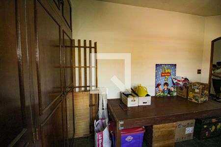 Casa à venda com 600m², 5 quartos e 5 vagas Casa à venda com 600m², 5 quartos e 5 vagasQuarto 4 - Suíte