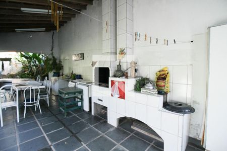 Casa à venda com 600m², 5 quartos e 5 vagas Casa à venda com 600m², 5 quartos e 5 vagasChurrasqueira